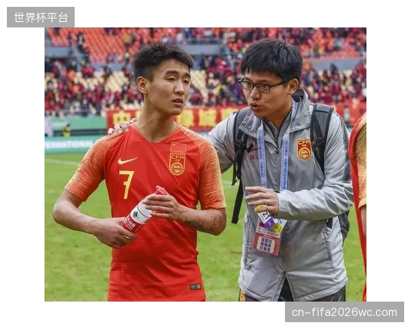 韦世豪加盟成都蓉城后表现出色,半程贡献6个进球成为球队边路进攻利器。 韦世豪加盟成都蓉城后表现出色,半程贡献6个进球成为球队边路进攻利器。